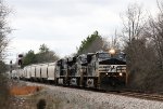 NS 9922 leads train 42Z eastbound